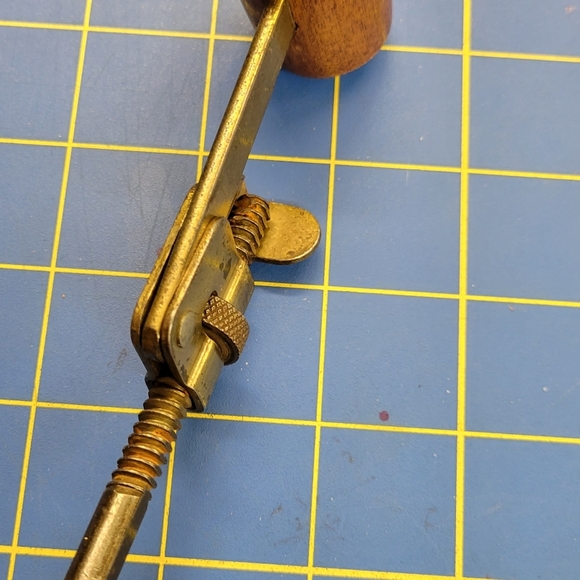 Adjustable Cedar Wood 1 Shoe Trees - Picture 6 of 7